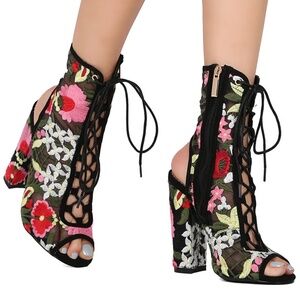 Liliana Chasity Floral Embroidery Lace Up Peeptoe Bootie - size 7